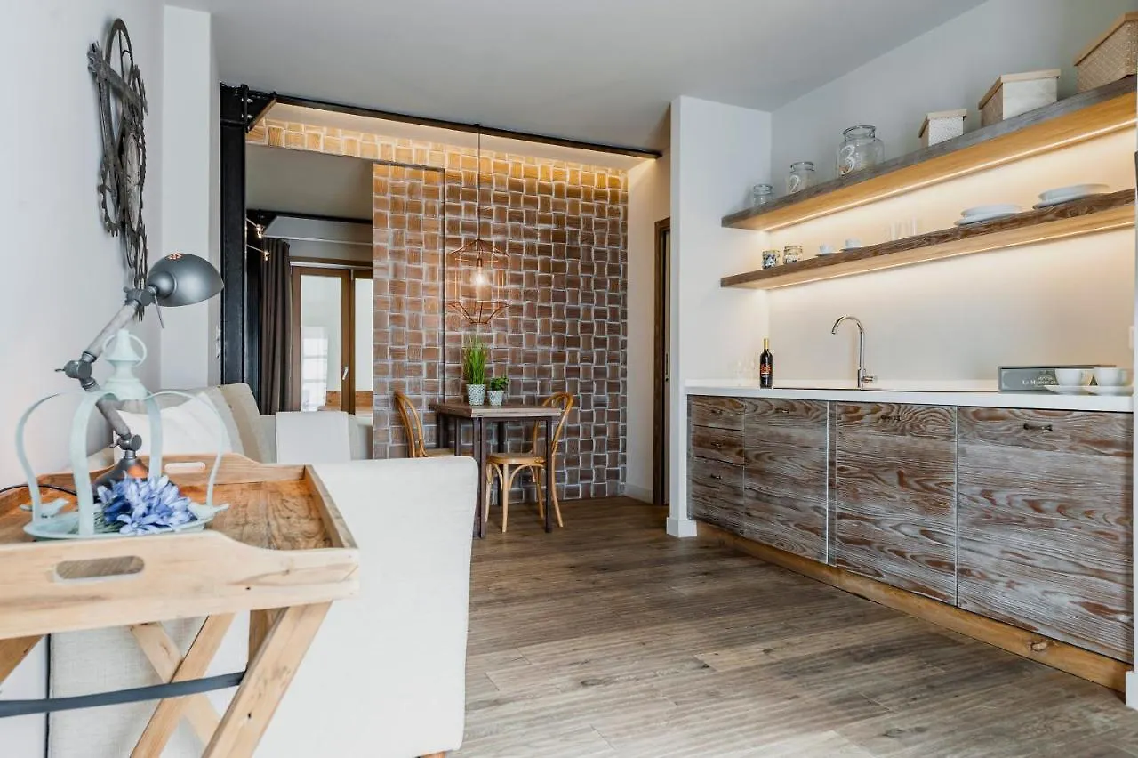 Ferrini Home - Piazza Trento Katania Apartament