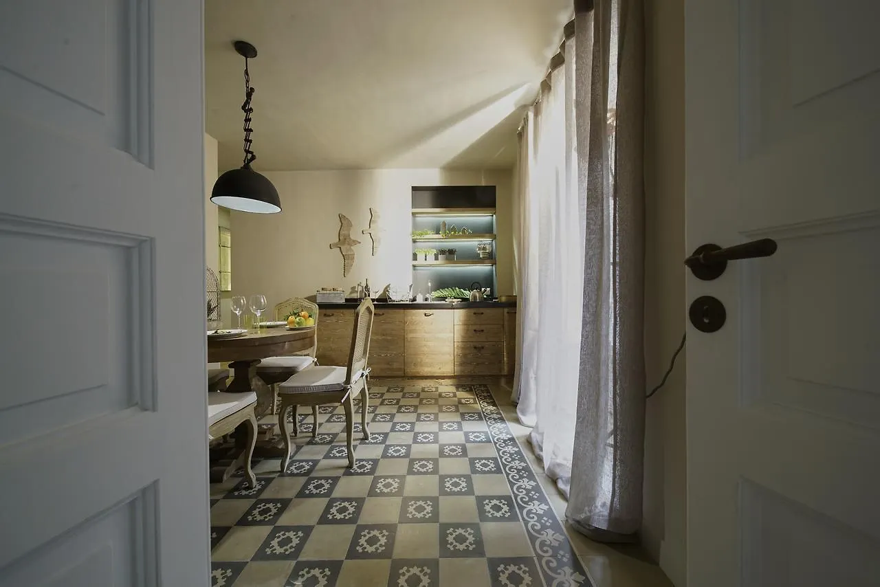 Ferrini Home - Piazza Trento Katania Apartament