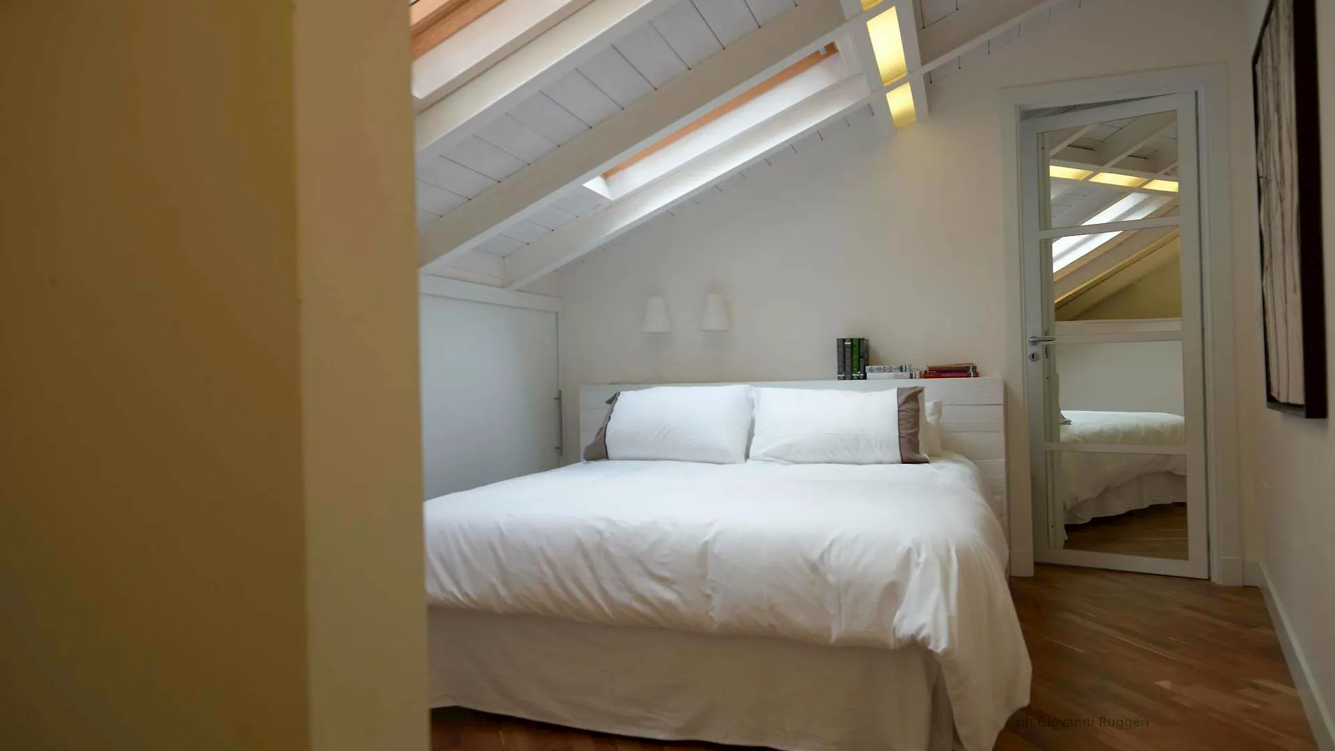 Ferrini Home - Piazza Trento Katania 0*,  Włochy